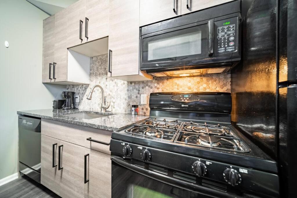 דירות קליבלנד Walkable Gem In Little Italy מראה חיצוני תמונה